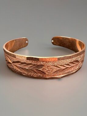 Beautiful vintage copper etched cuff bracelet